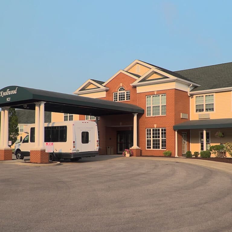 Top Assisted Living Community in Caseyville IL at Knollwood